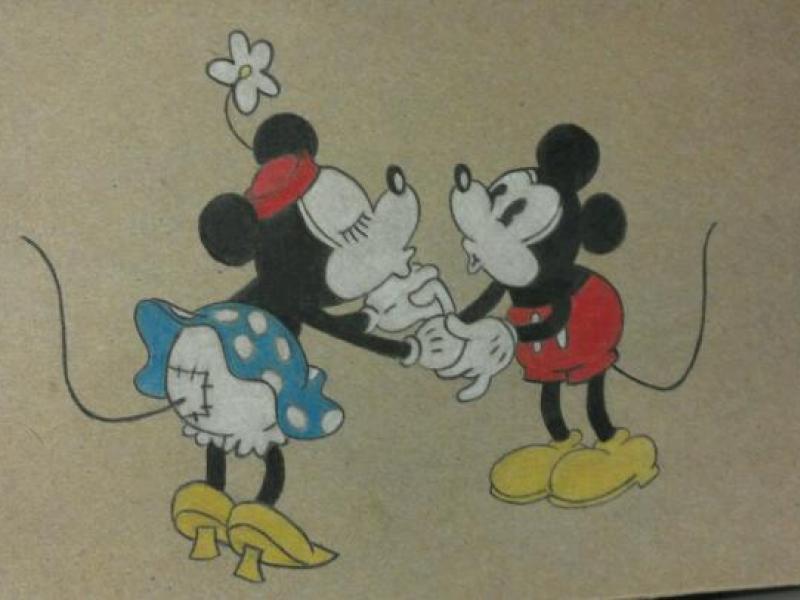 Classic Mickey Loves Minnie