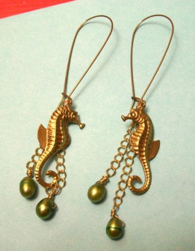 Seahorse earrings with freshwater pearls